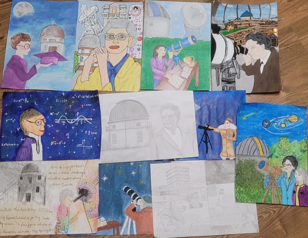 Zestaw prac plastycznych wykonanych przez dzieci na konkurs ‘Dzień z życia profesor Wilhelminy Iwanowskiej’, przedstawiających astronomkę przy teleskopie, obserwatoria, nocne niebo, planety oraz motywy naukowe i matematyczne.